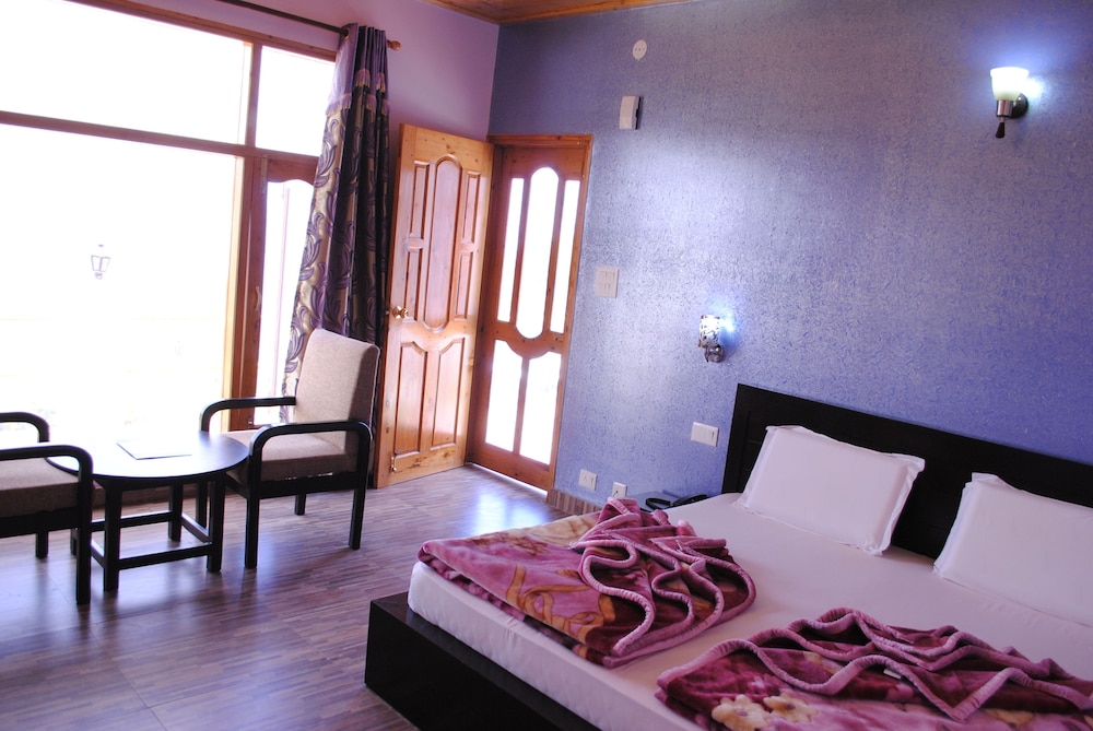 Village Live In Resort Chail