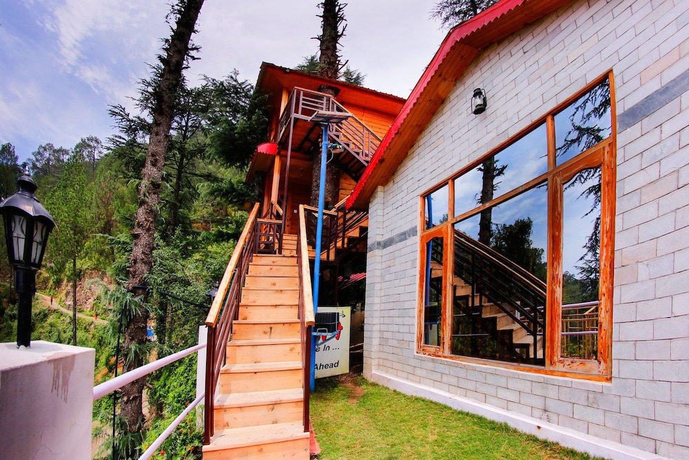 Village Live In Resort Chail