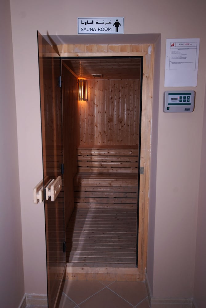 Al Bustan Tower Hotel Suites