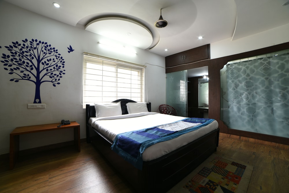 Hitech Shilparaman Guest House