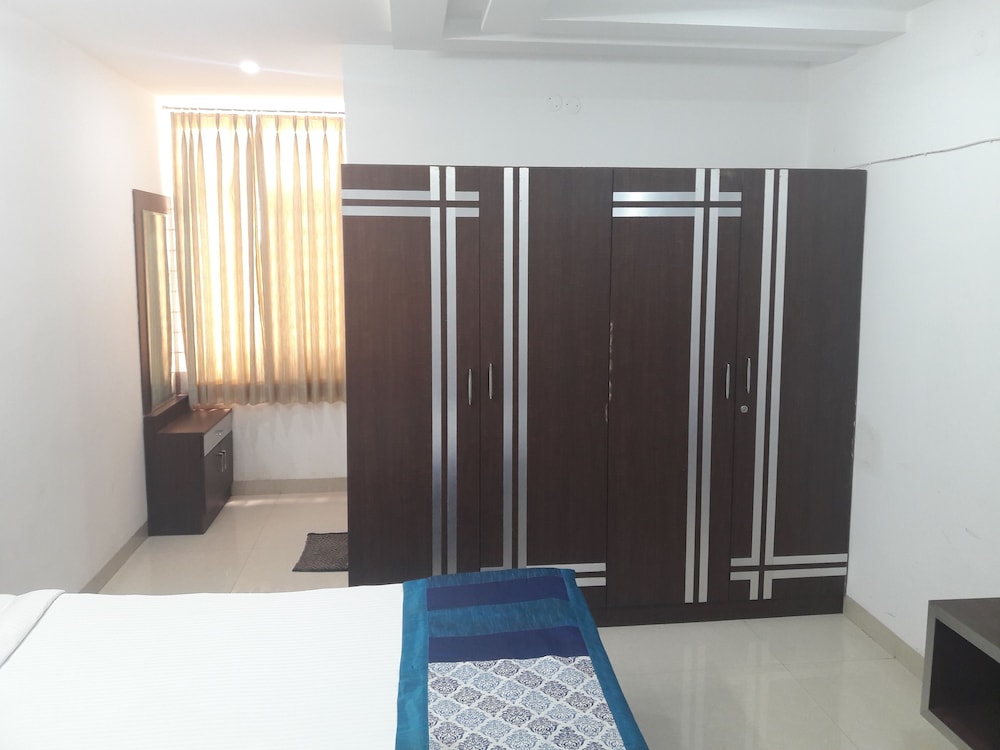 Hitech Shilparaman Guest House