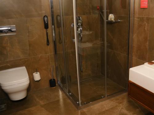 Ramada Hotel & Suites by Wyndham Erbil 32 Park