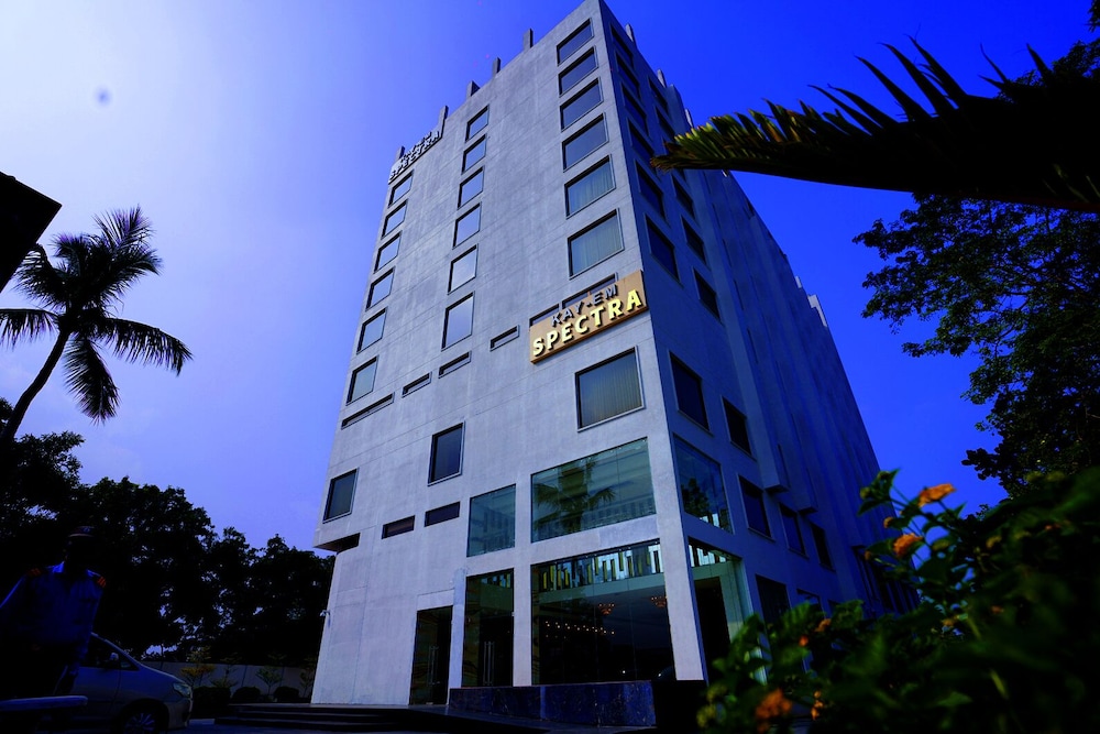 KAY-EM SPECTRA HOTEL