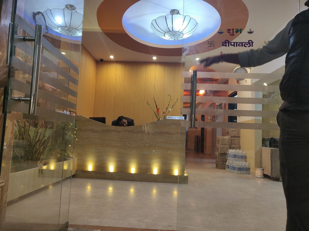 Hotel Apra International