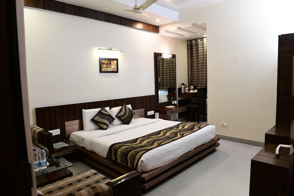 Hotel Ravisha Continental
