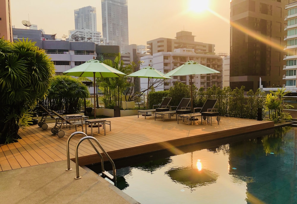 Oakwood Residence Sukhumvit 24 Bangkok