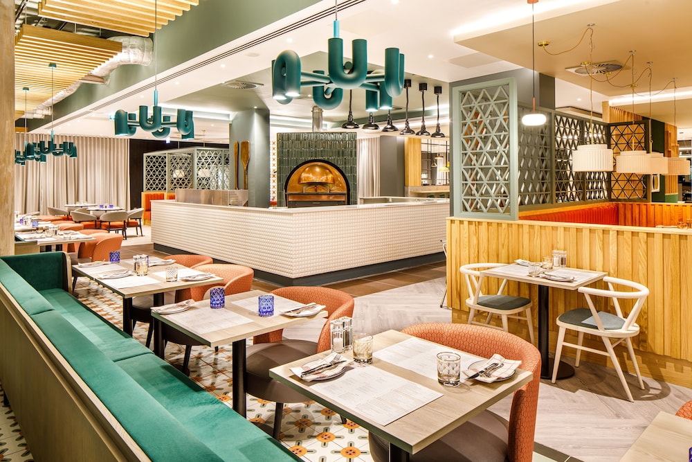 Holiday Inn Manchester Airport by IHG