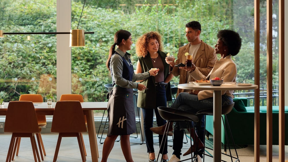 Holiday Inn Manchester Airport by IHG