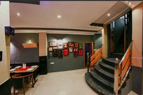 Hotel Diplomat Lounge & Bar