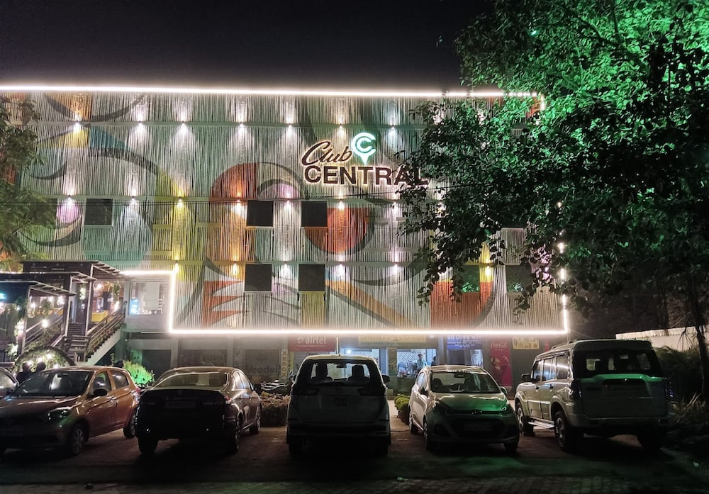 Club Central Hotel