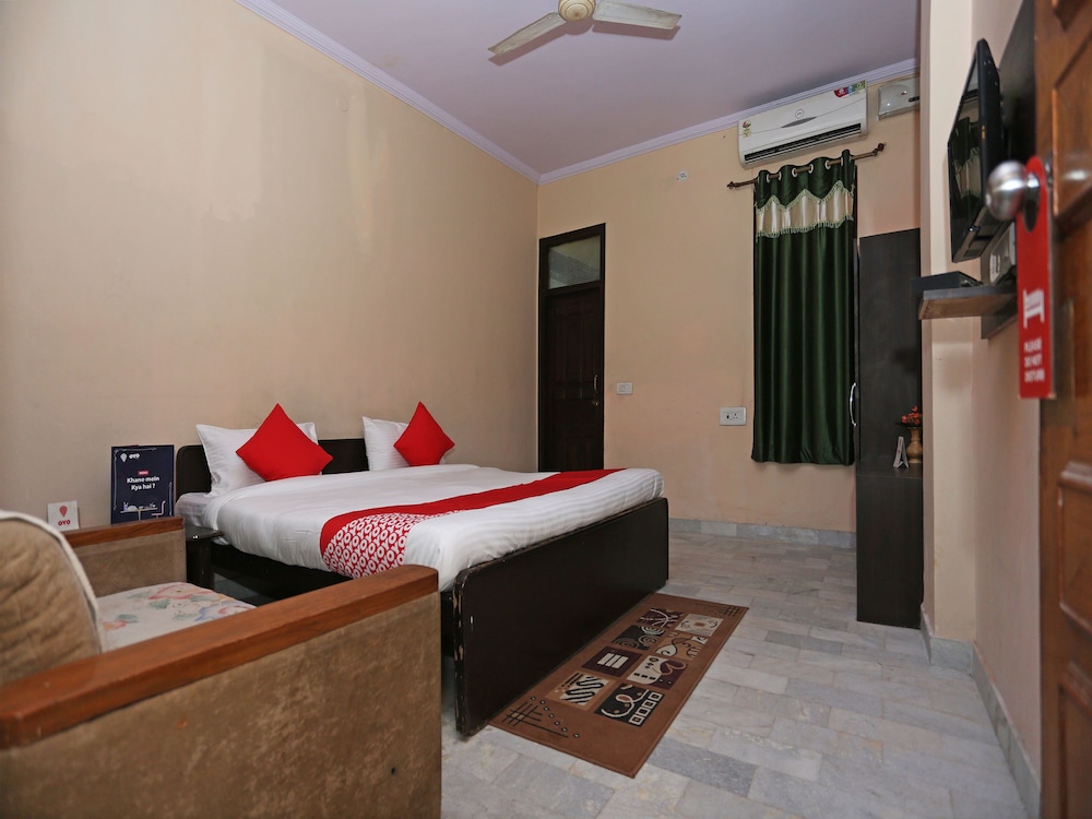 Hotel Maharana Palace
