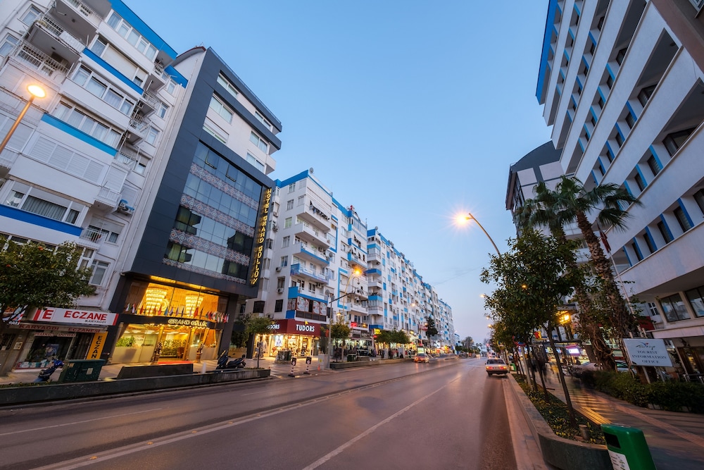 Grand Güllük Hotel