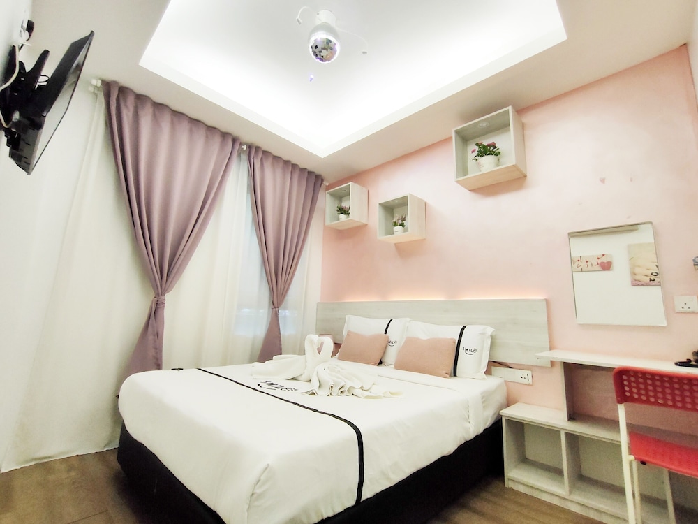 Smile Hotel Danau Kota
