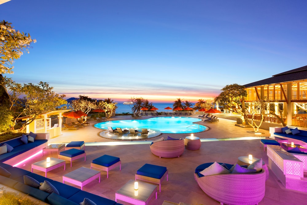 Diamond Cliff Resort & Spa, Patong Beach