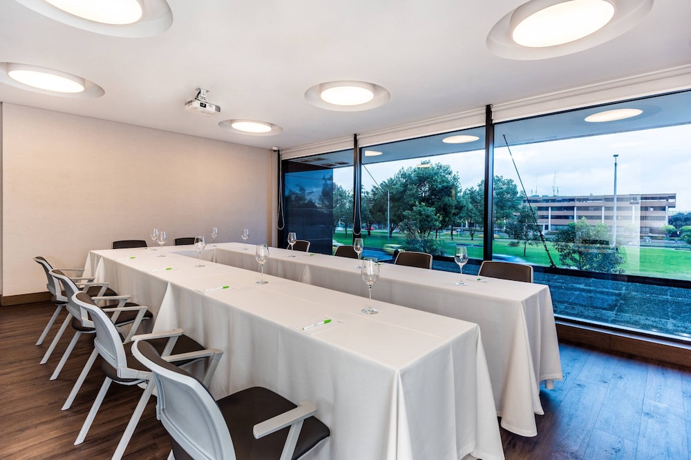 Courtyard by Marriott Bogota Airport