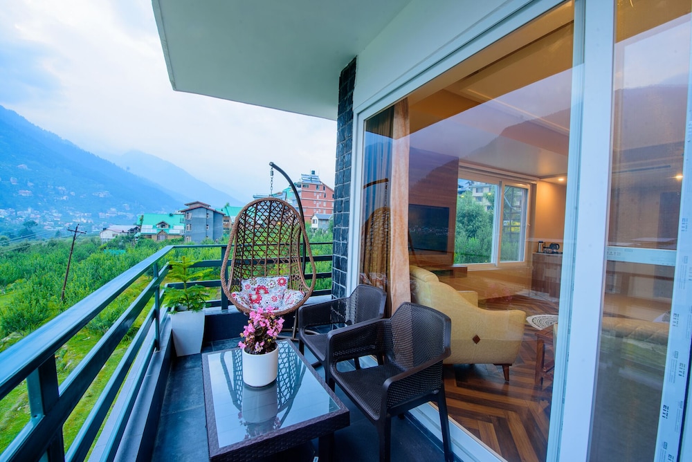 NatureVilas Sarovar Portico 