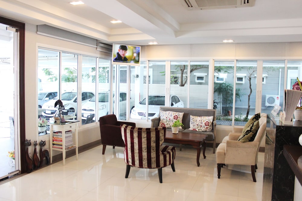 At Residence Suvarnabhumi