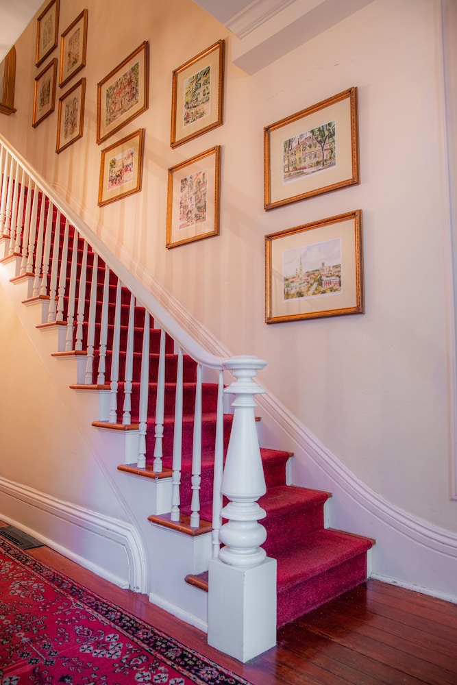 Justine Inn Savannah