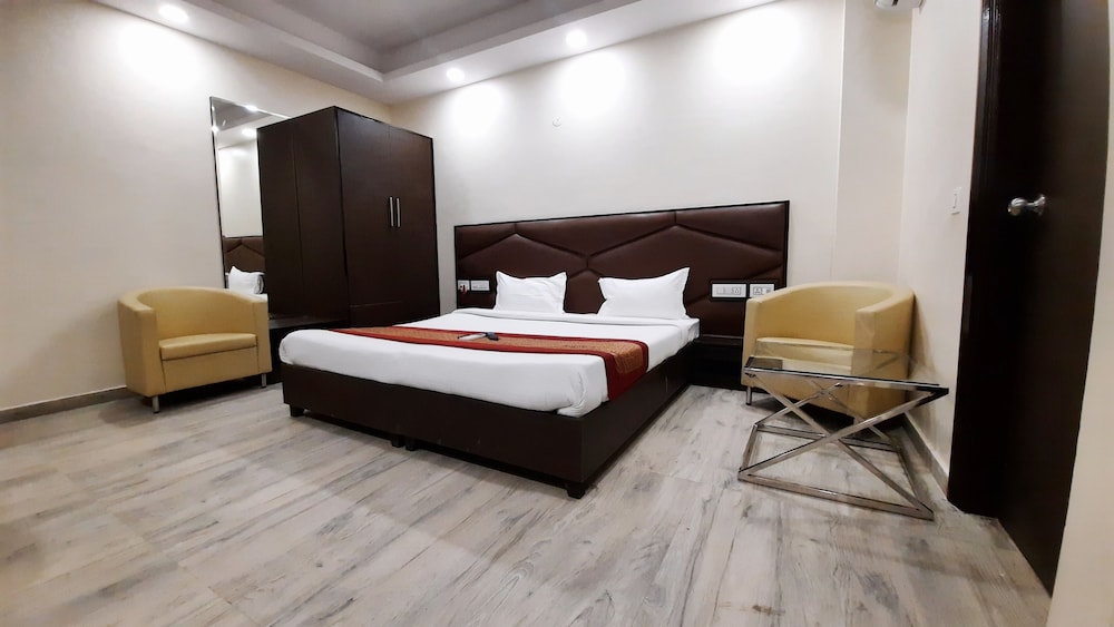 Hotel Sai Village Cyber Park Gurgaon