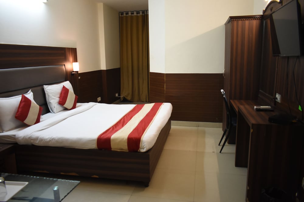 Hotel Kashish Plaza