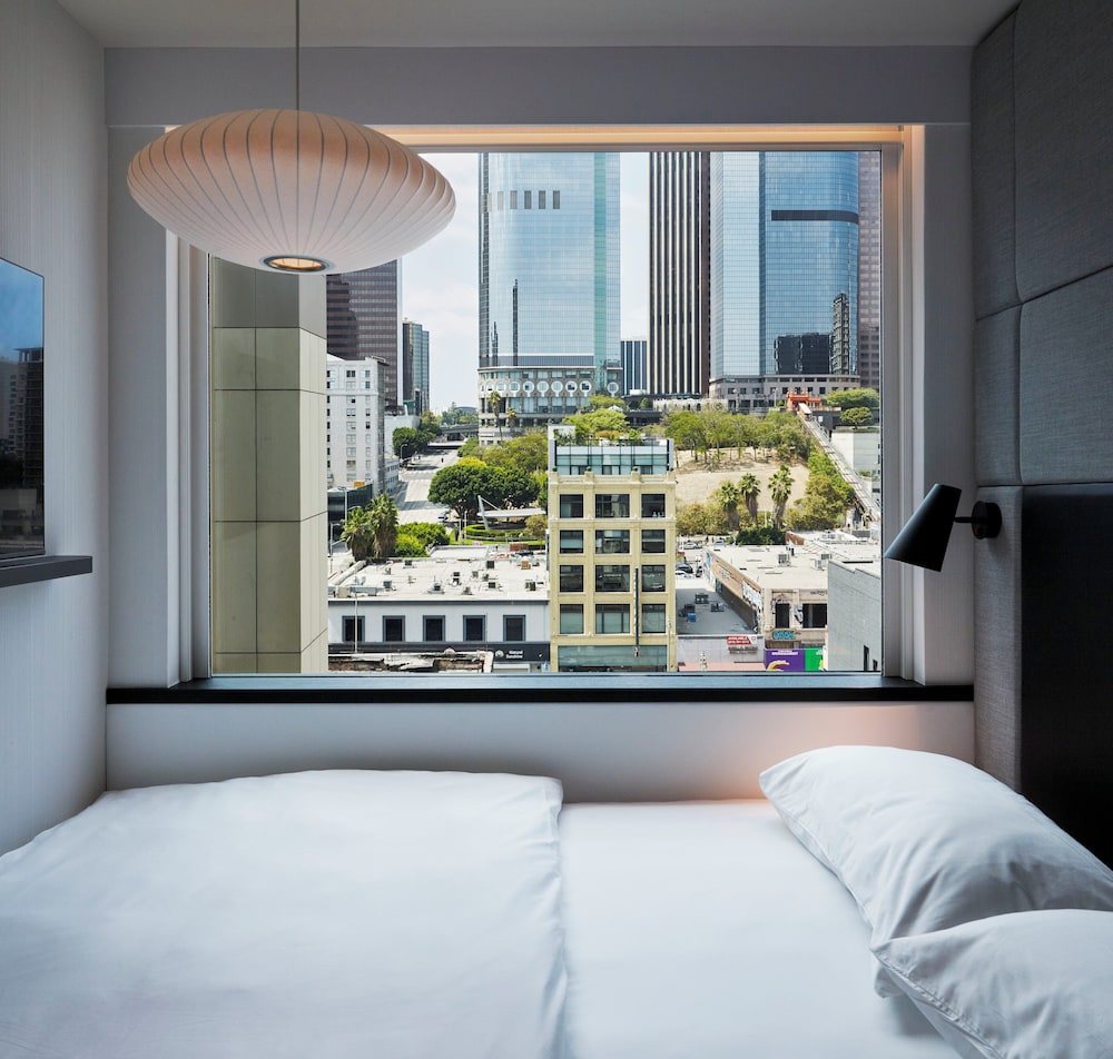 citizenM Los Angeles Downtown