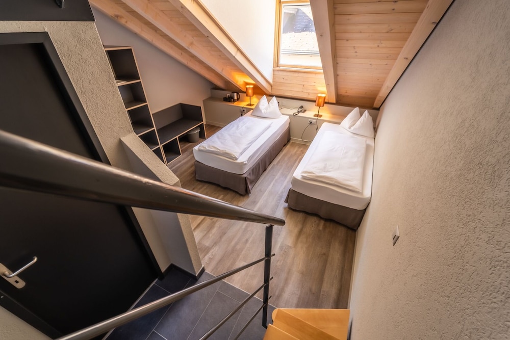 The Guesthouse by the Hey Hotel