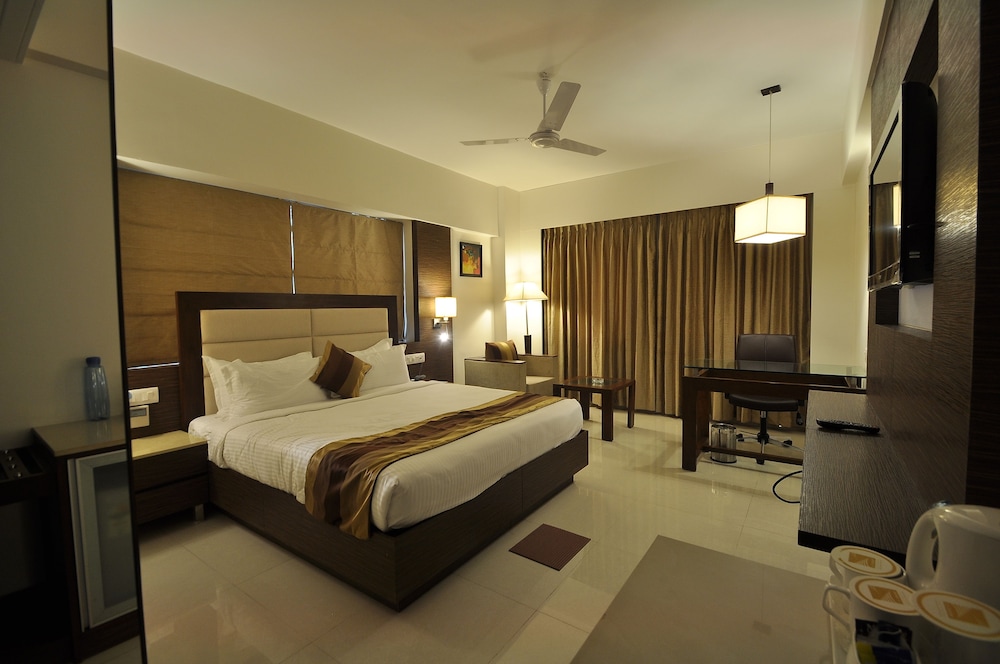 Hotel Le Grande Residency