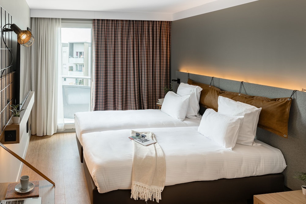 Moxy Annecy