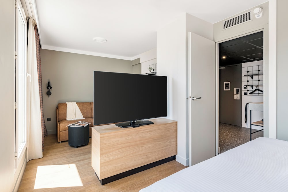 Moxy Annecy