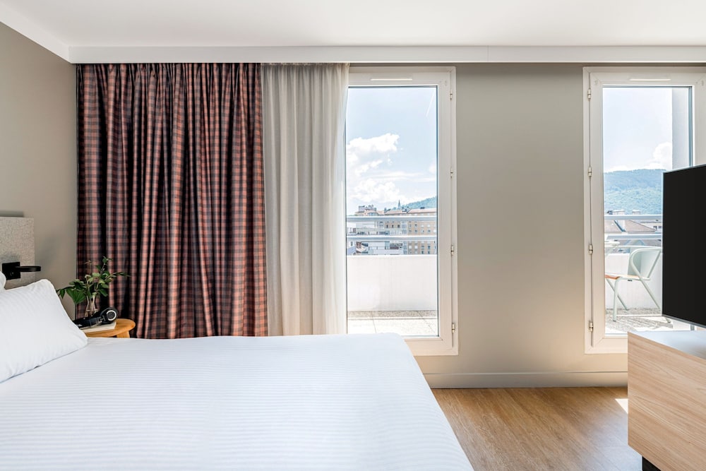 Moxy Annecy