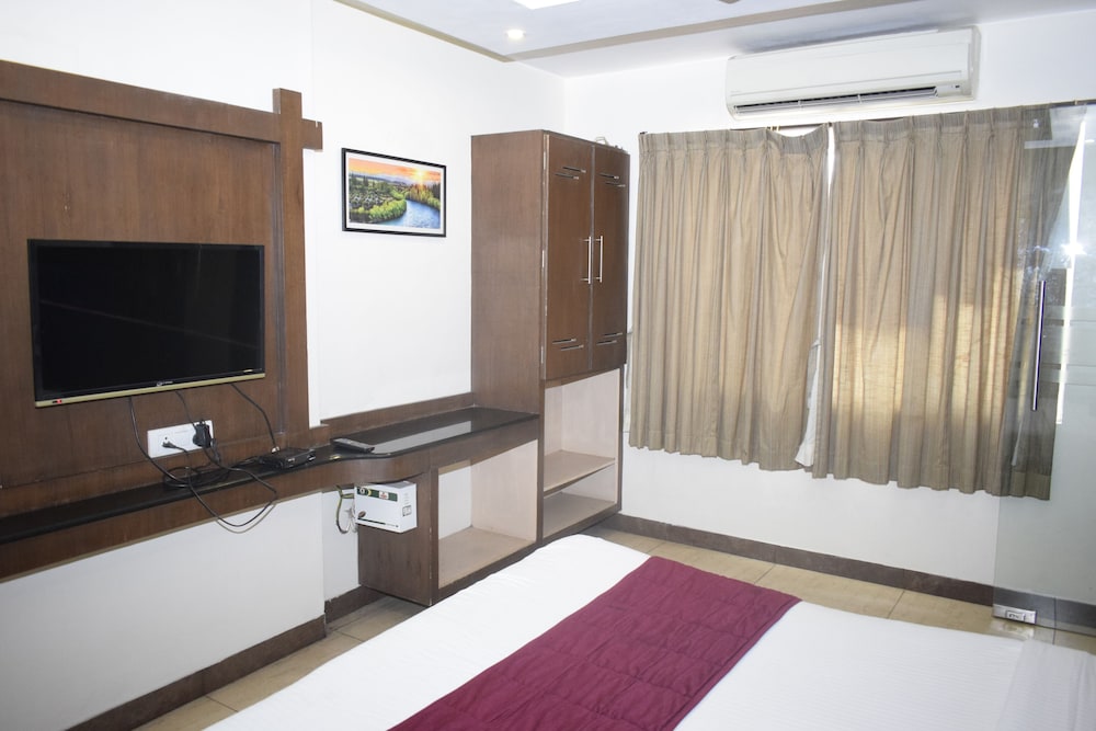 Hotel Tamizh Park