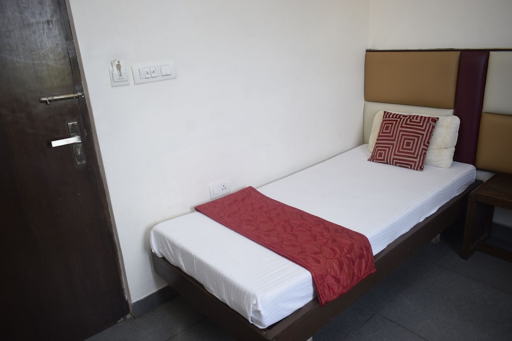 Hotel Tamizh Park