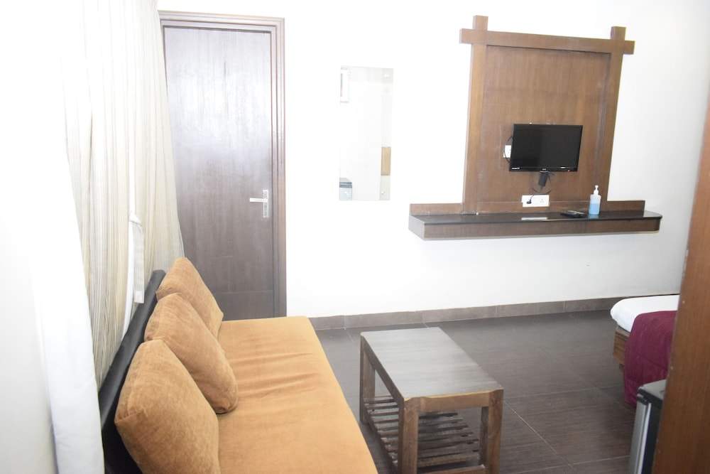 Hotel Tamizh Park