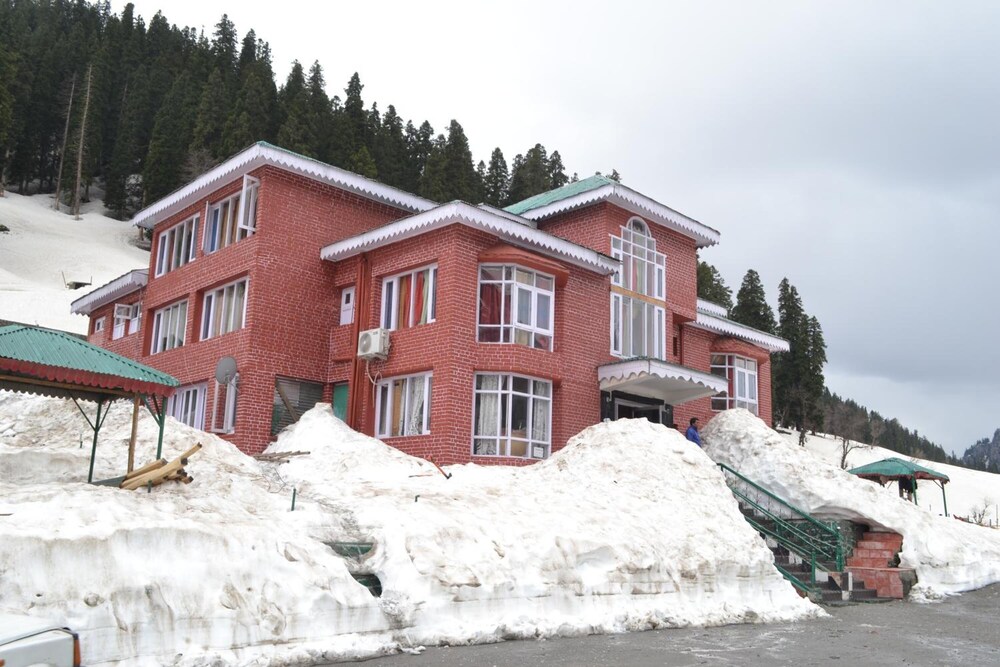 Hotel Glacier Heights