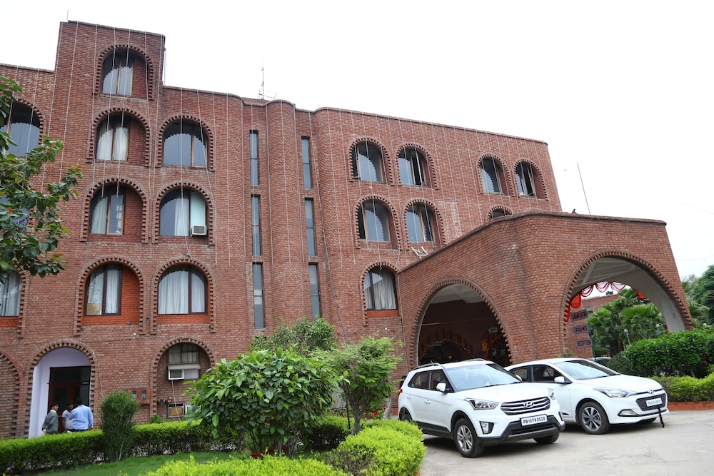 Magsons Resorts Vrindavan