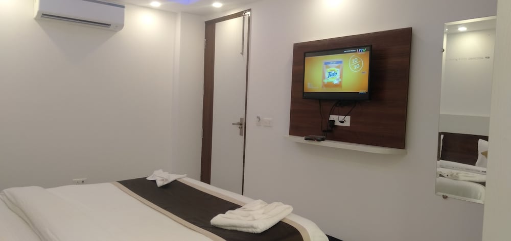 Airport Hotel J P Palace