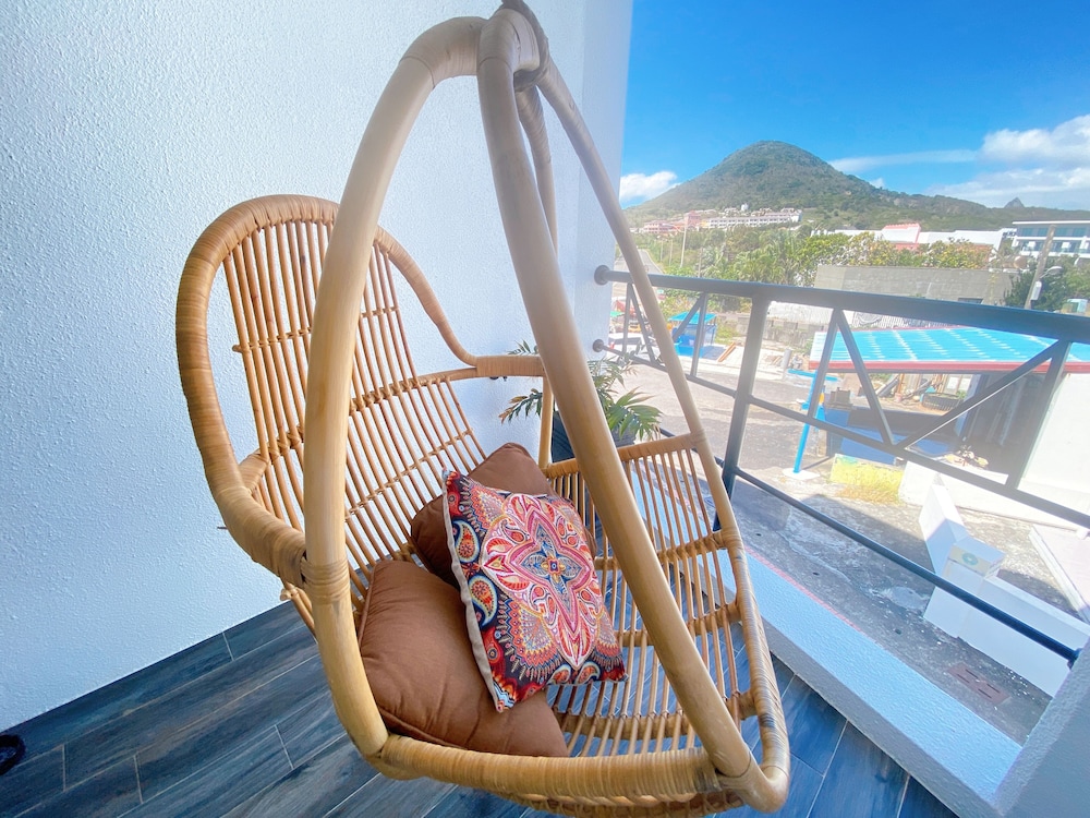 Minimi Inn - SailRock Beach House