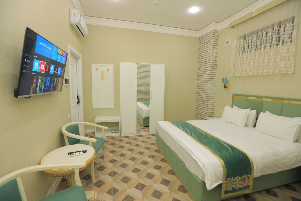 Ayniy Hotel