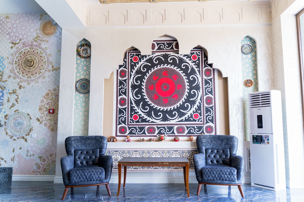 Ayniy Hotel