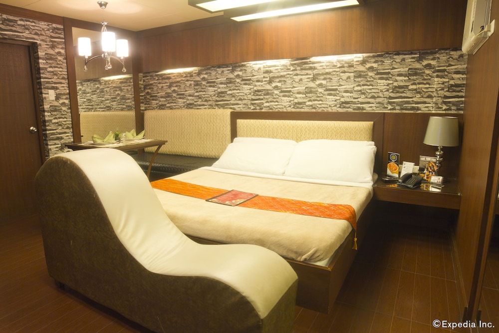 Victoria Court Las Piñas