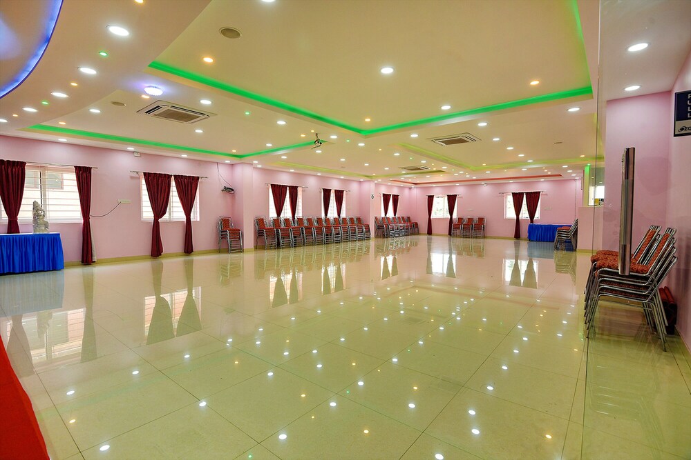 FabHotel Champion Gateway