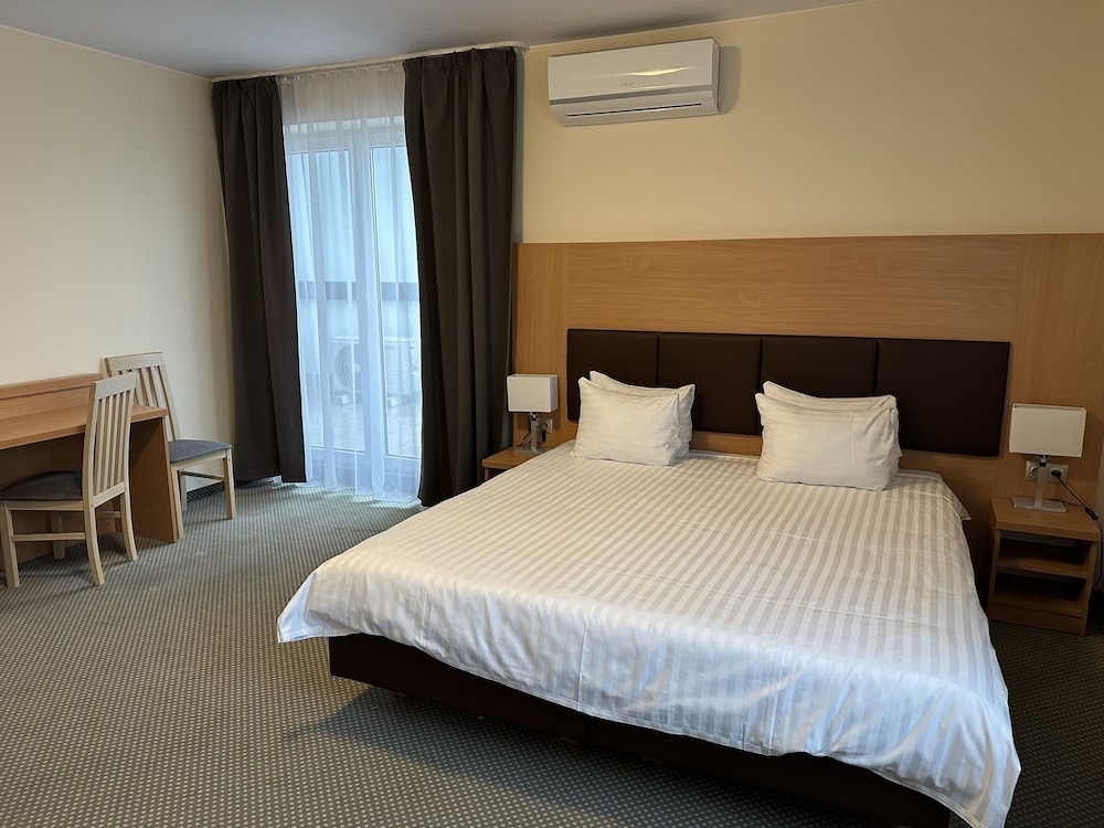 Hotel Poleczki Warsaw Airport