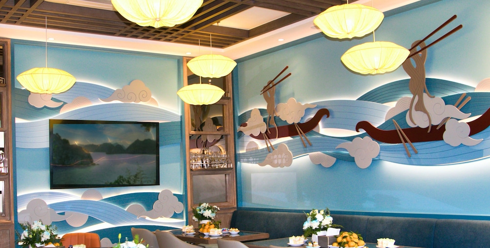 The Moon Boutique Hotel Cat Ba