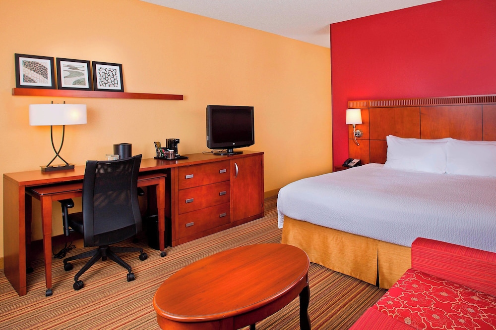 Courtyard by Marriott Orlando Airport