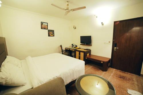 Hotel Meraden Grand