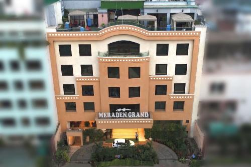 Hotel Meraden Grand