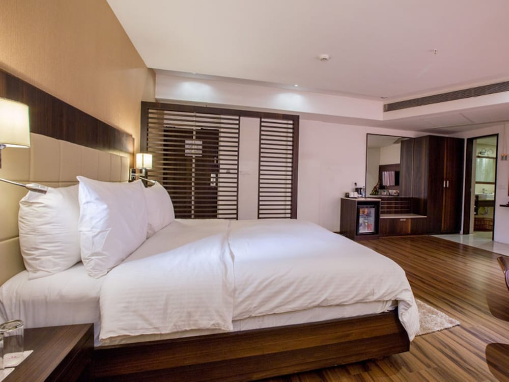 Regenta Central Harimangala Bharuch