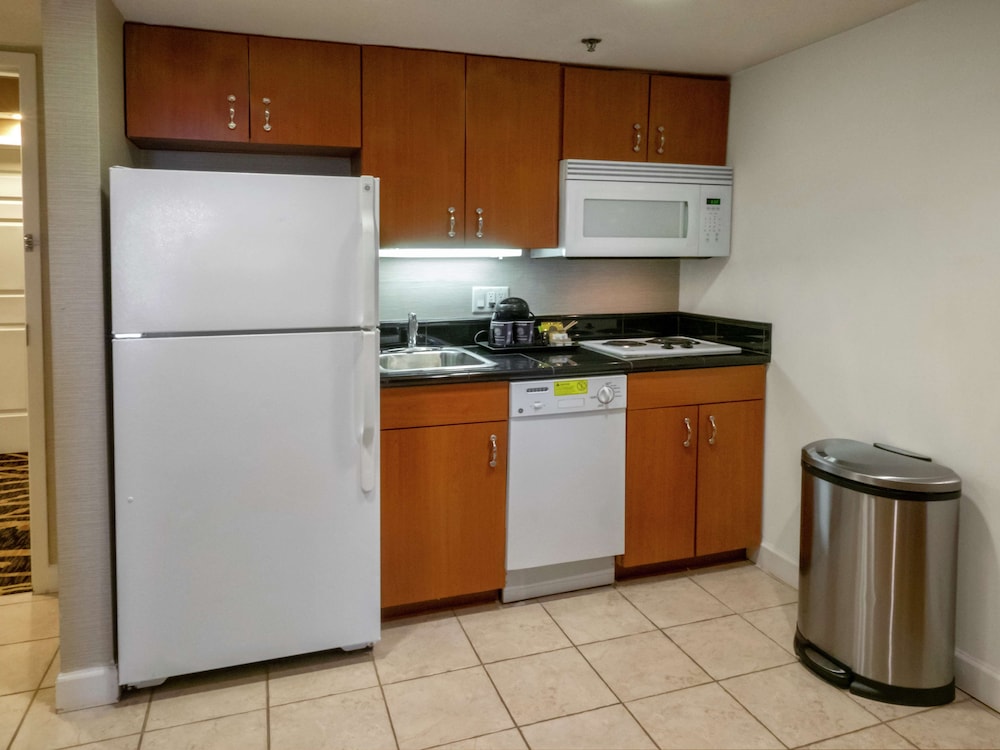 DoubleTree by Hilton Hotel Buffalo - Amherst