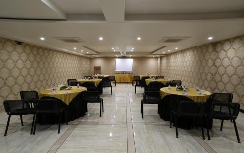 Grand Kailash Hotel