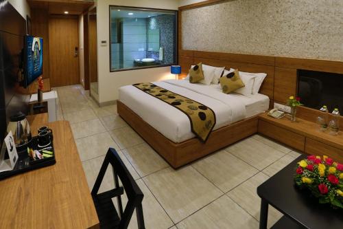 Grand Kailash Hotel